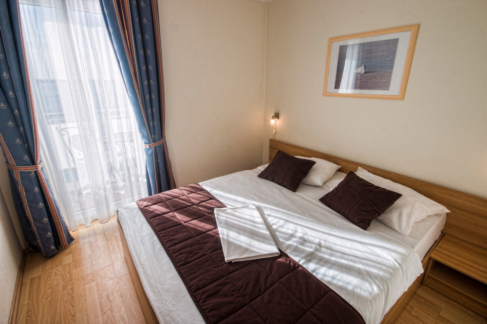 Aparthotel Castrum Novum Novigrad (Istria) ภายนอก รูปภาพ