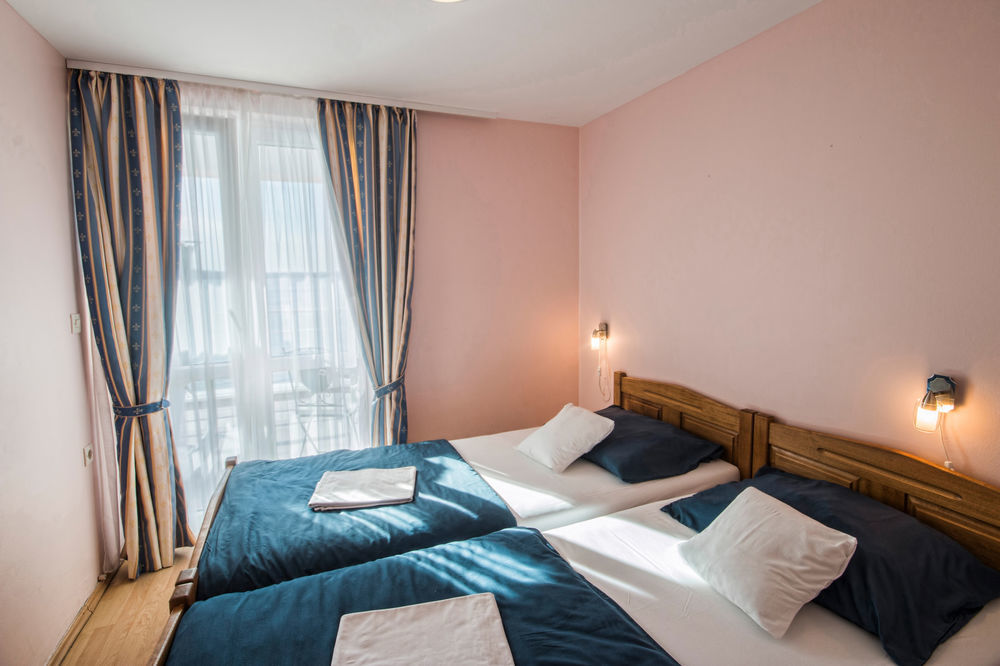 Aparthotel Castrum Novum Novigrad (Istria) ภายนอก รูปภาพ
